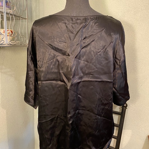 Vince Camuto S/S drop shoulder round neck  top - Picture 2 of 4